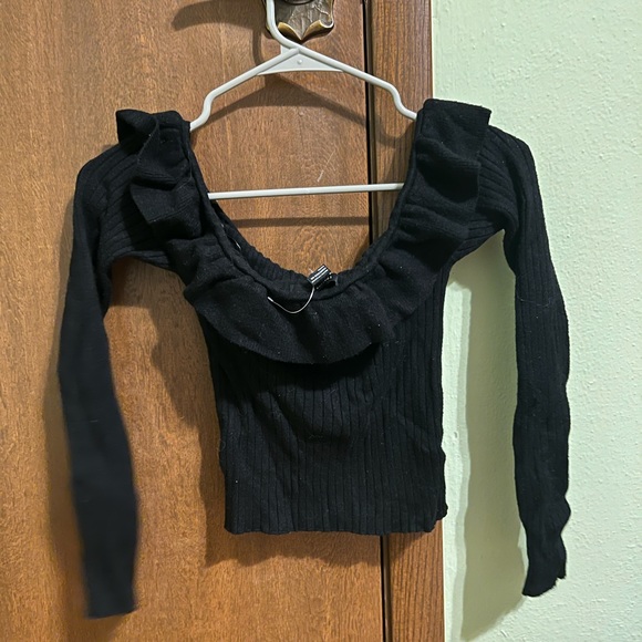 Forever 21 ruffled sweater - Picture 2 of 2